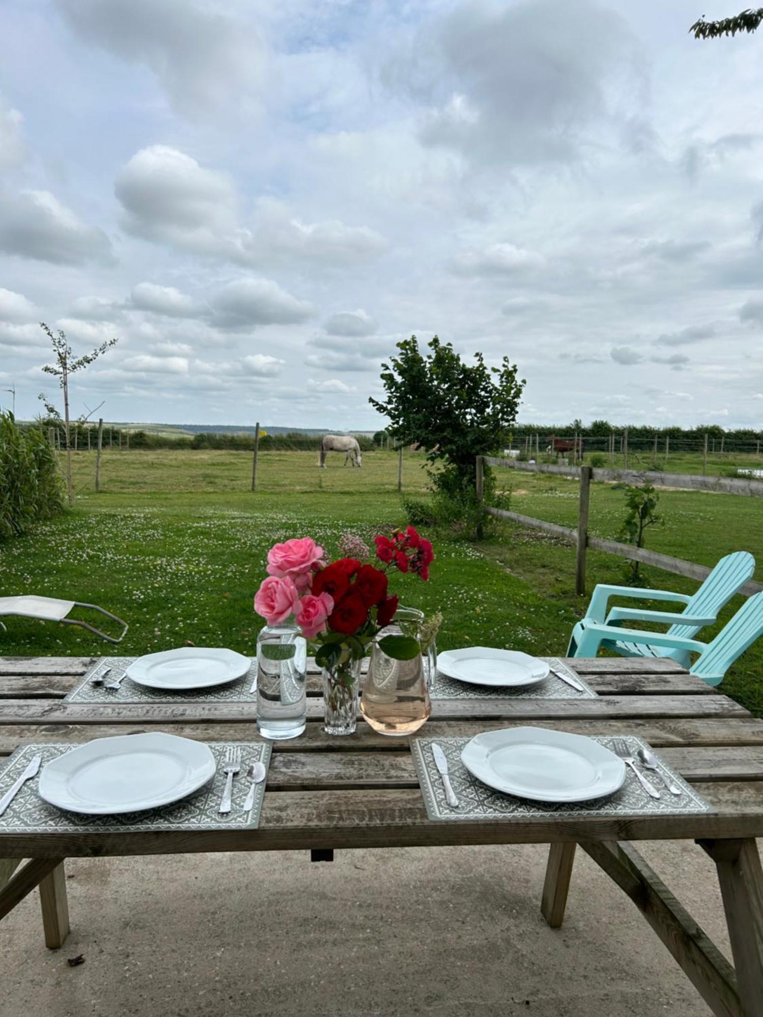 Le Clos De L'Angley Gites Et Ecurie Caffiers Exterior foto